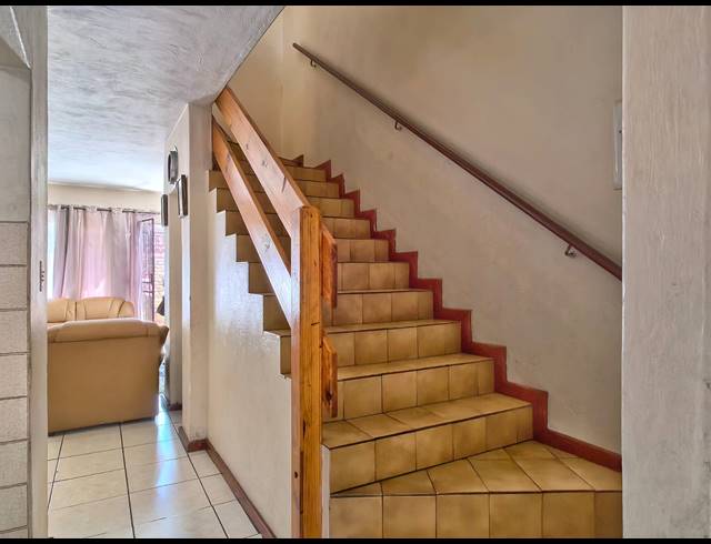 2 BEDROOM DUPLEX FOR SALE IN WINDSOR EAST